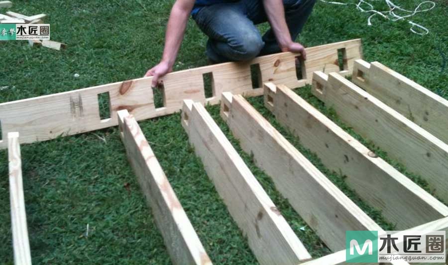 木工diy图解，自制简易原木榫卯书架