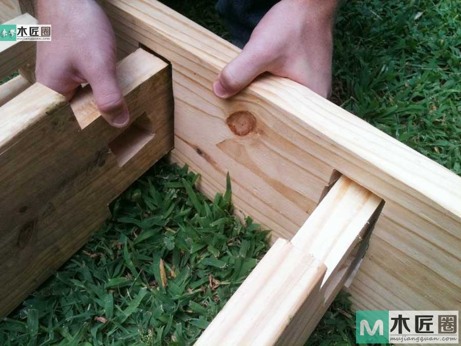 木工diy图解，自制简易原木榫卯书架
