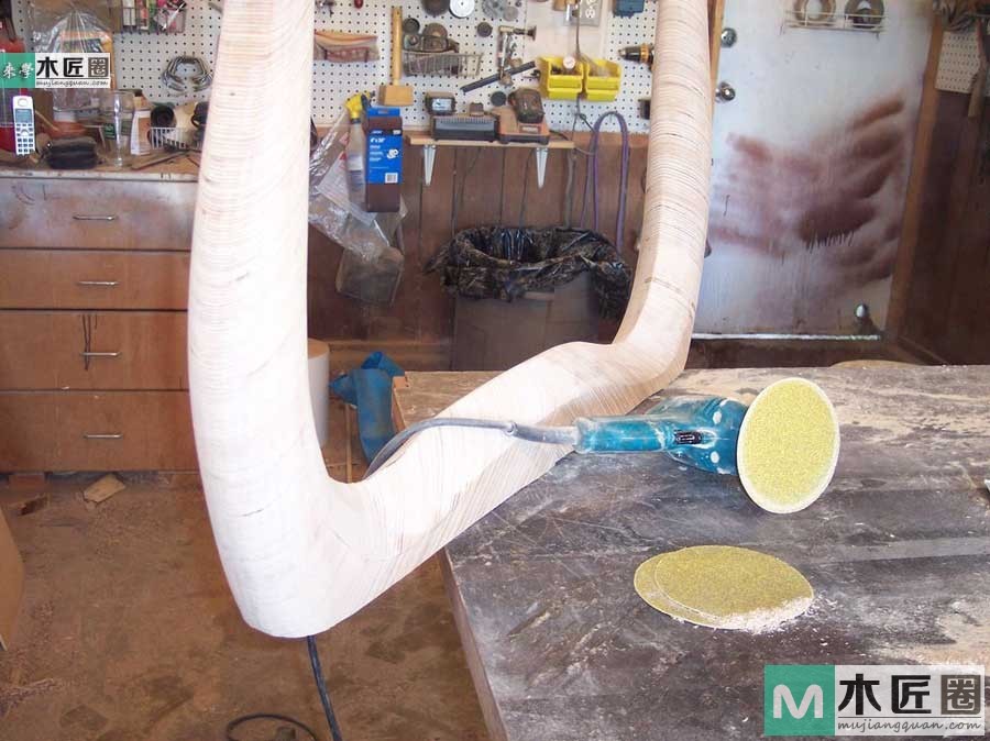 木匠师傅废料利用，木头尾料制作装饰小台桌