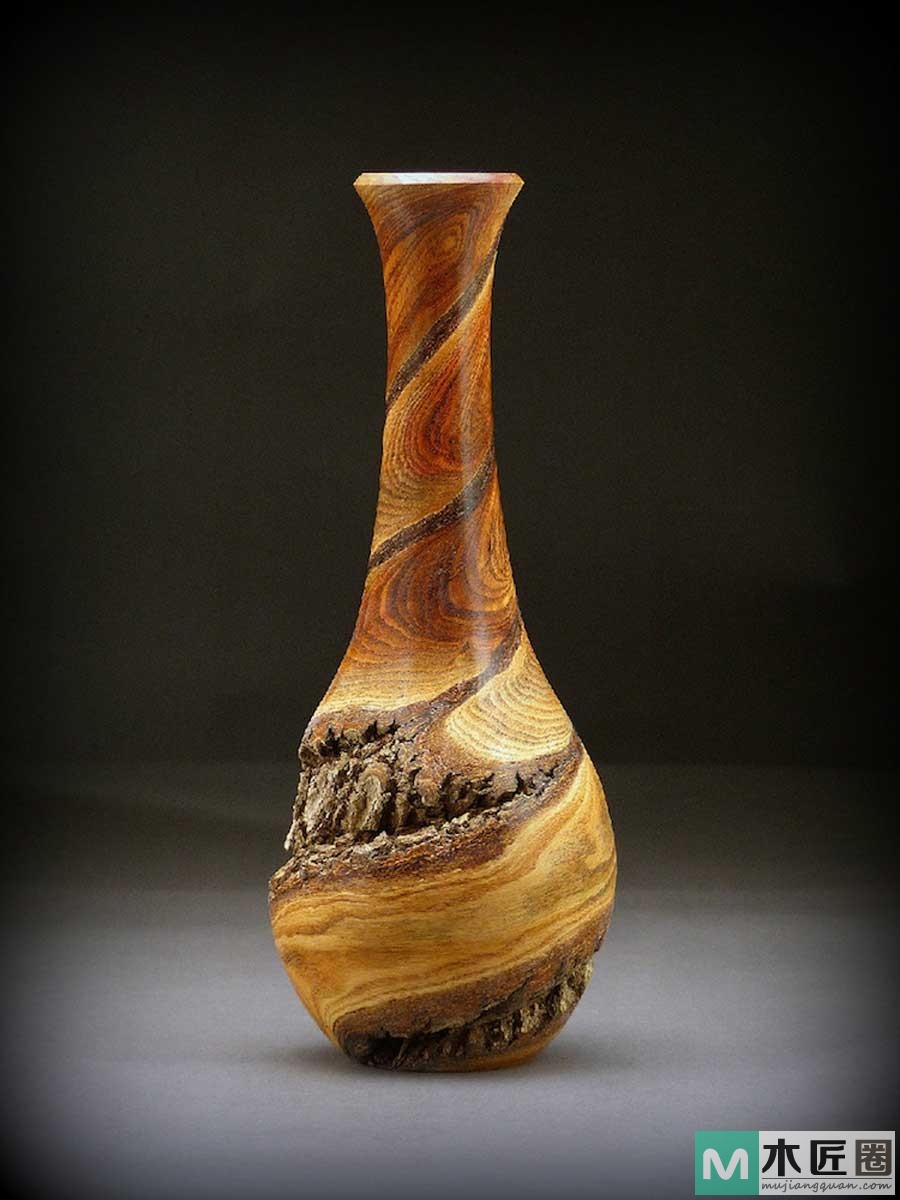 木头雕刻的魅力，艺术家手下的木头蜕变花瓶