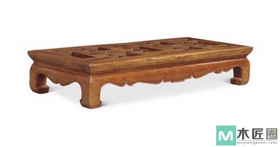 脚踏,今通称脚蹬子,古称脚床或踏床的的小型家具 脚踏,今通称脚蹬子,古称脚床或踏床的的小型家具