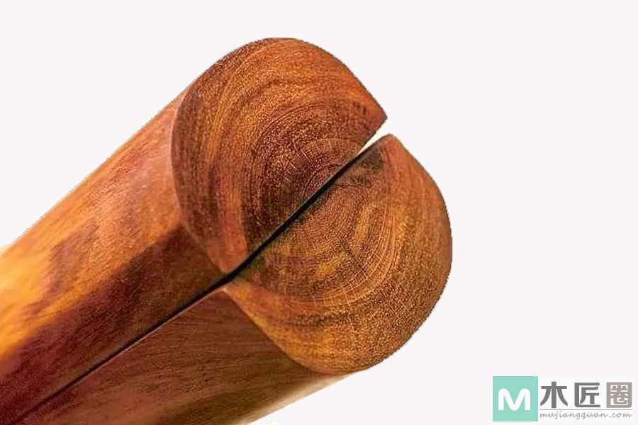 海南黄花梨手串魅力在哪？海南黄花梨鬼脸纹有着奇特风姿