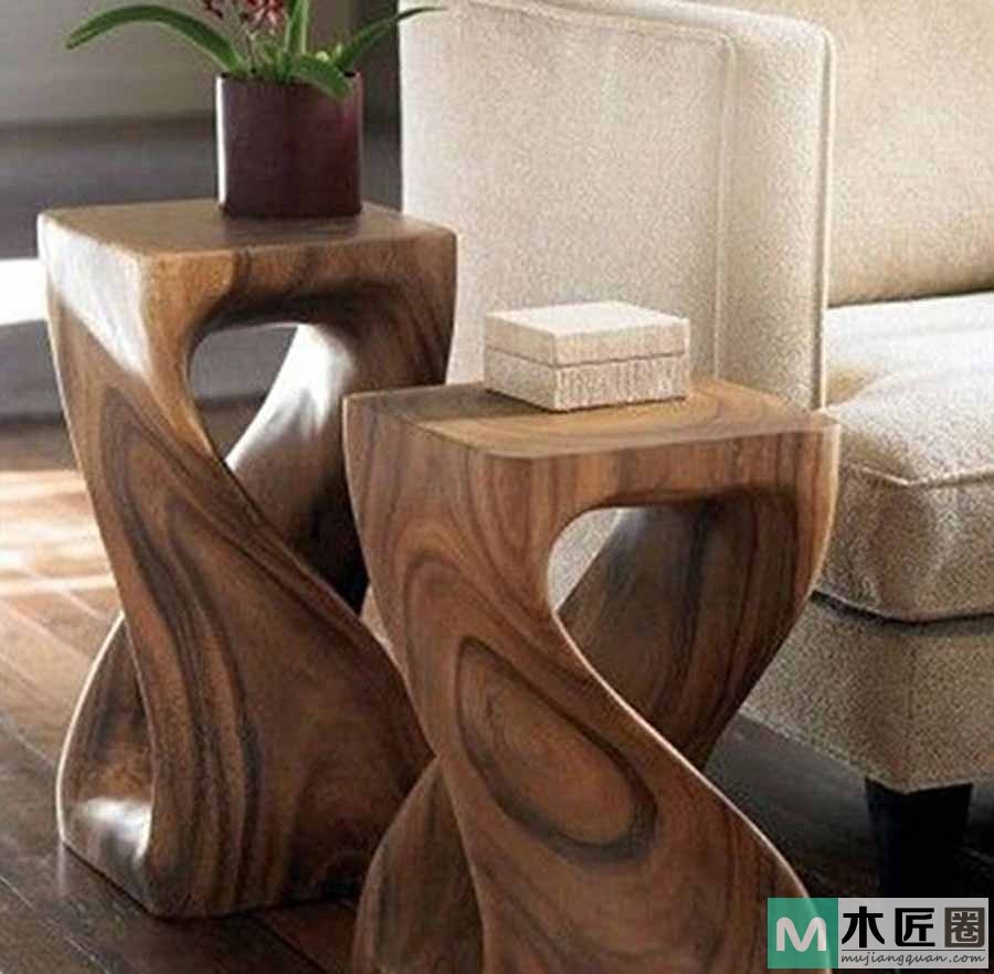 利用家中一些小角落的创意边桌，兼具装饰与实用的价值