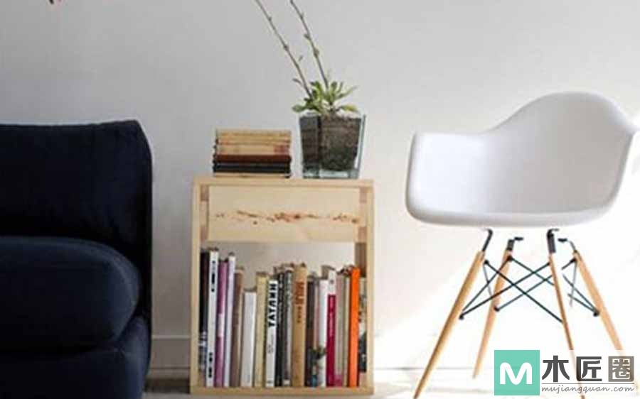 利用家中一些小角落的创意边桌，兼具装饰与实用的价值