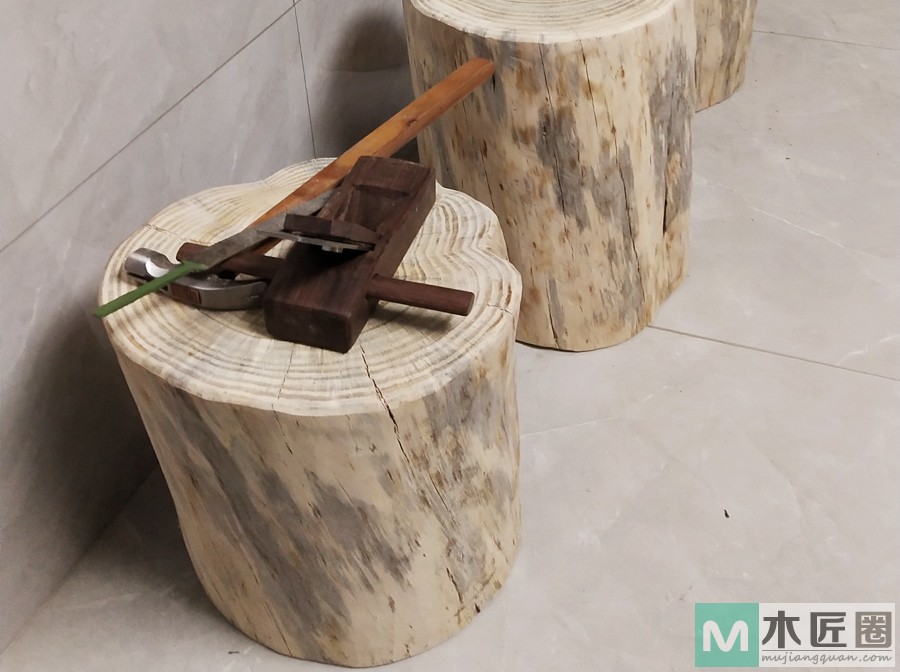 树墩子放在家里两年，还会开裂吗？松树墩凳子要上漆吗？