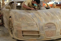 印尼一位木匠，纯手工木头制造的一辆1:1超级跑车