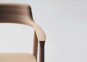 日本家具设计师，精心打磨的广岛椅子系列作品
