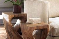 利用家中一些小角落的创意边桌，兼具装饰与实用的价值