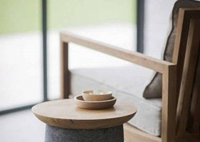 利用家中一些小角落的创意边桌，兼具装饰与实用的价值