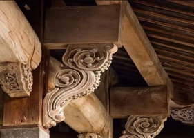 中国古建筑构件中，什么是雀替？什么是牛腿？